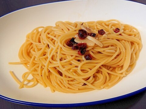 唐辛子の種入り激辛ペペロンチーノ